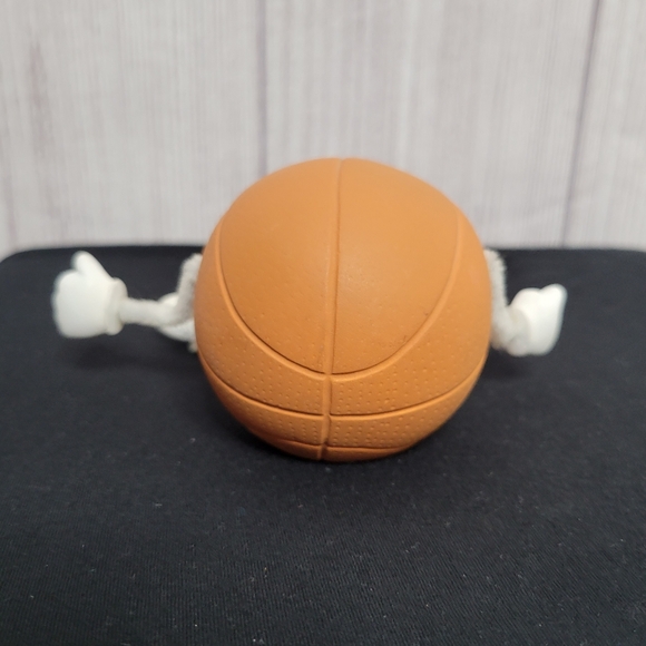 Vintage 80s Kitschy Anthromorphic Ceramic Basketball Dude Shelf Sitter - Picture 3 of 6